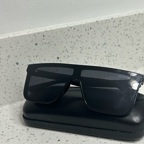 Men’s Gucci Sunglasses SOLD 🕶️ - Picture 2 of 5